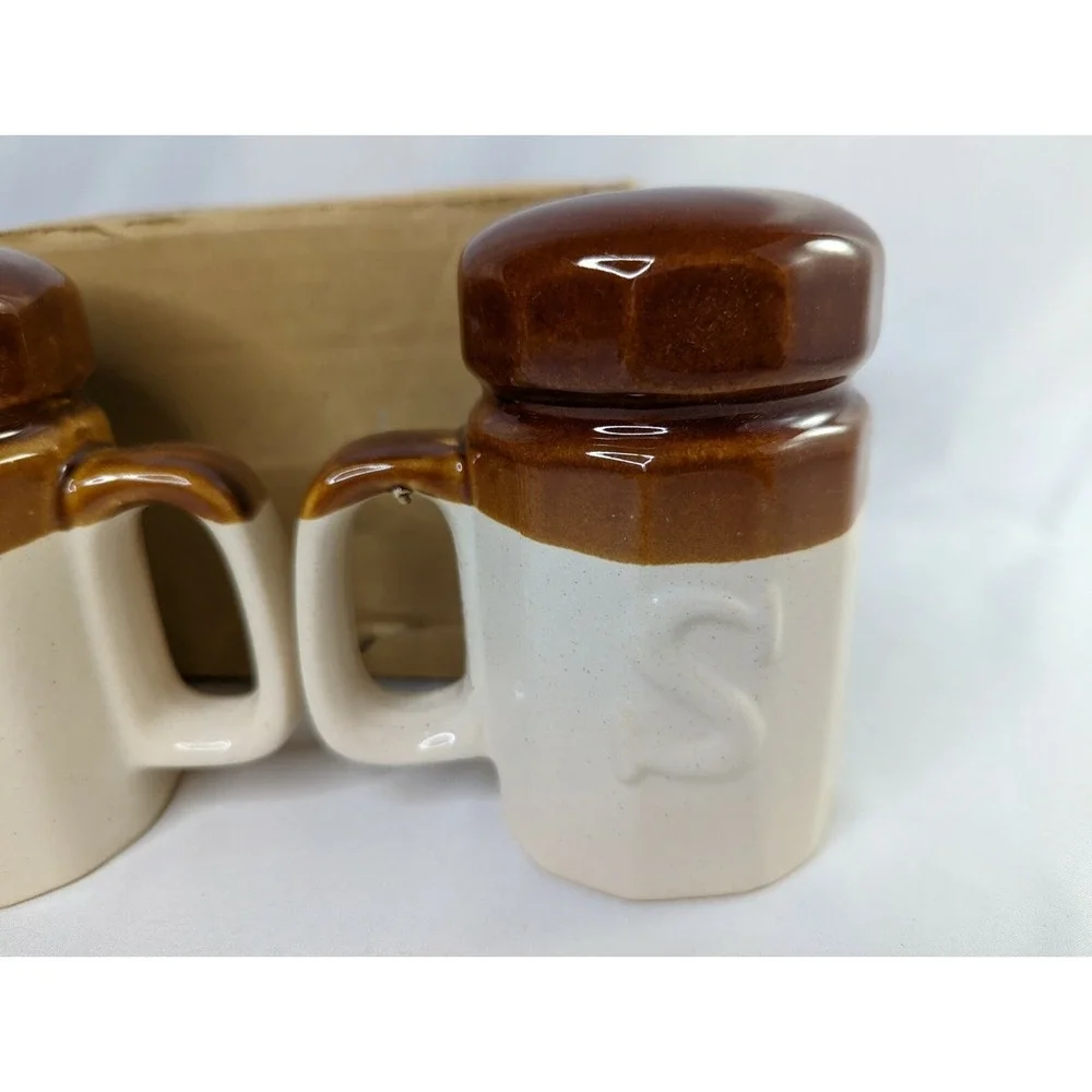 Vintage‎ Salt Pepper Shaker Set 5 Inch Taiwan Two Tone